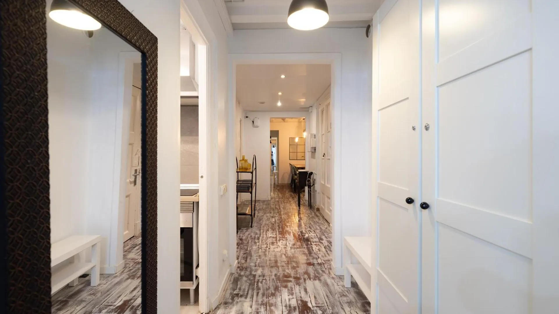 Stay U-Nique Apartments Roger Lluria II Барселона Испания