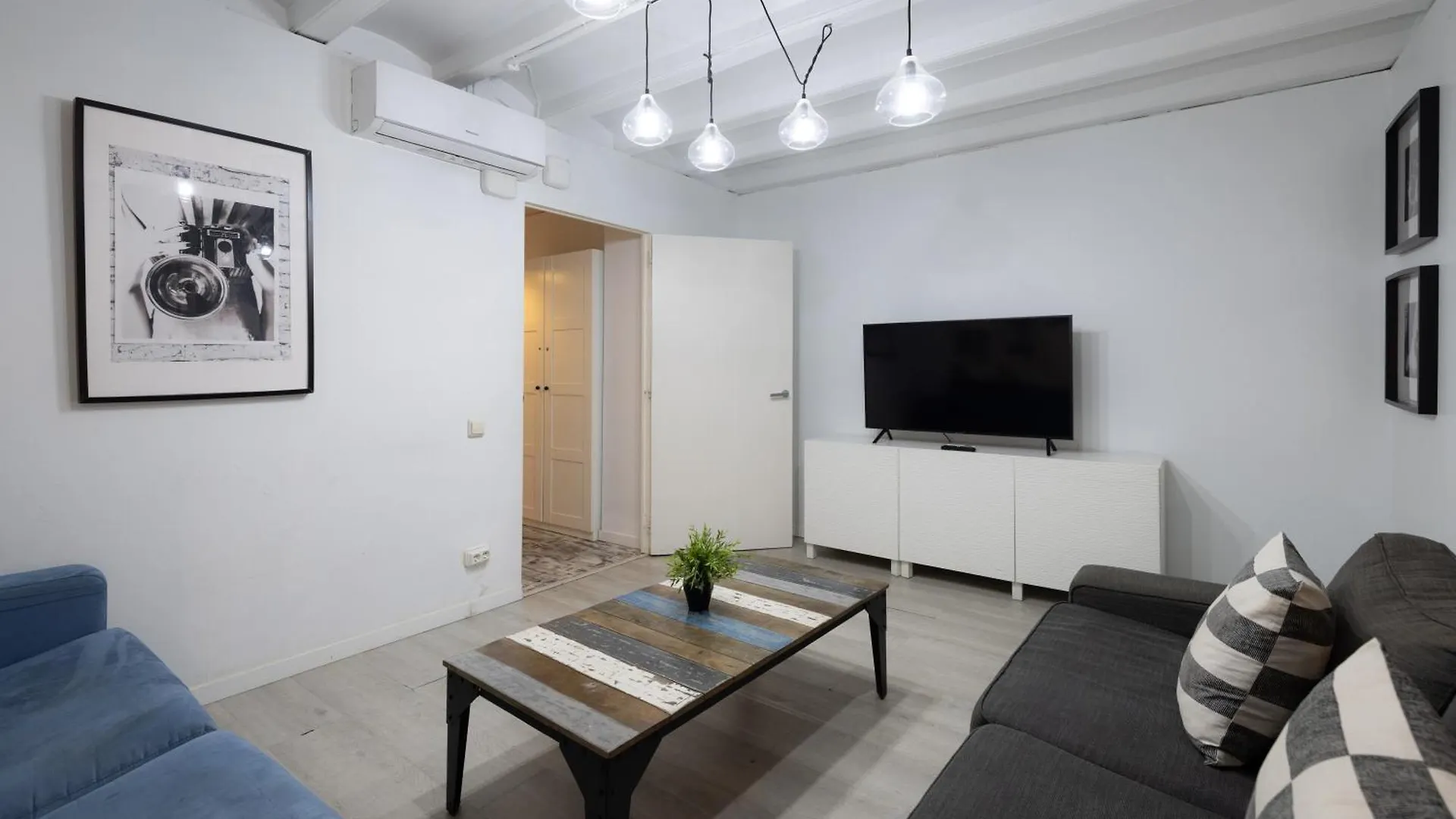Stay U-Nique Apartments Roger Lluria II Барселона